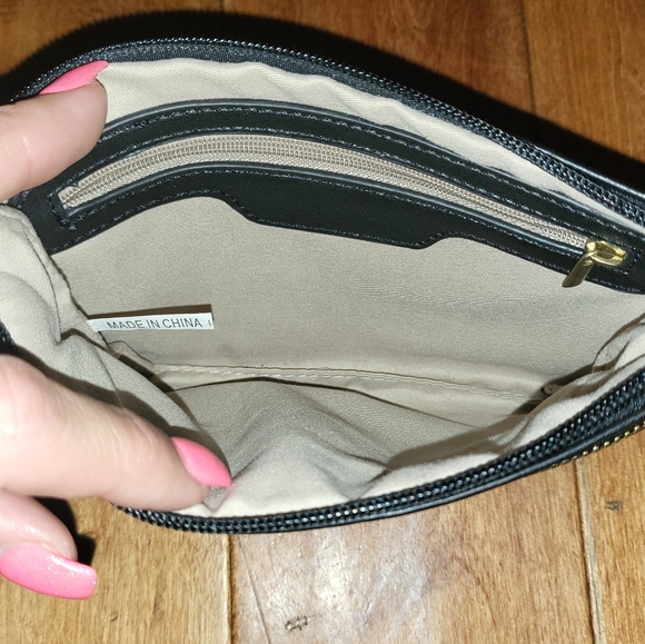 Black clutch purse - Picture 7 of 8